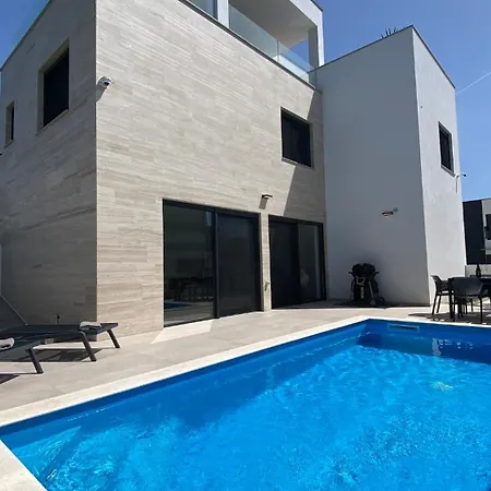 Luxury - Pool & Roof-top Sun Terrace With Sea View - New!! Vila