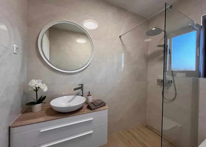 Luxury - Pool & Roof-top Sun Terrace With Sea View - New!!