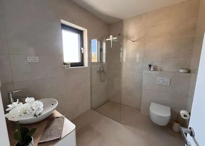 Luxury - Pool & Roof-top Sun Terrace With Sea View - New!! Mandre