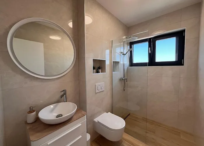 Luxury - Pool & Roof-top Sun Terrace With Sea View - New!!