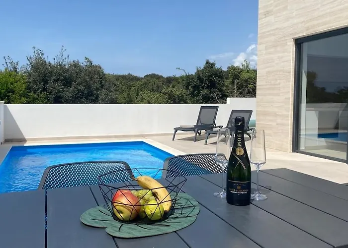 Luxury - Pool & Roof-top Sun Terrace With Sea View - New!! * Мандре